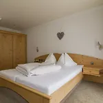 Garni Chasa Nova