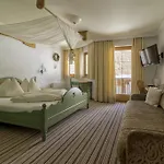 Hotel Garni Chasa Nova 3*