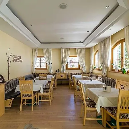 Hotel Garni Chasa Nova 3*