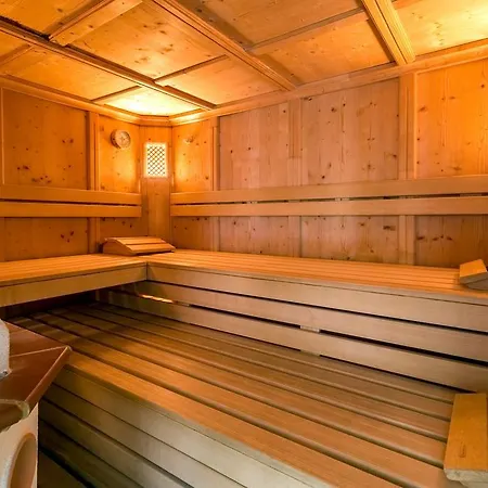 호텔 Garni Chasa Nova 삼나운