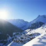 Отель Garni Chasa Nova