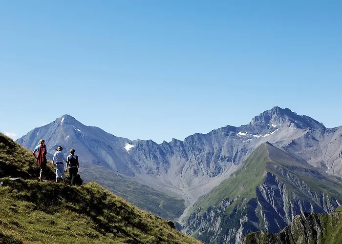 فندق Garni Chasa Nova سامنون